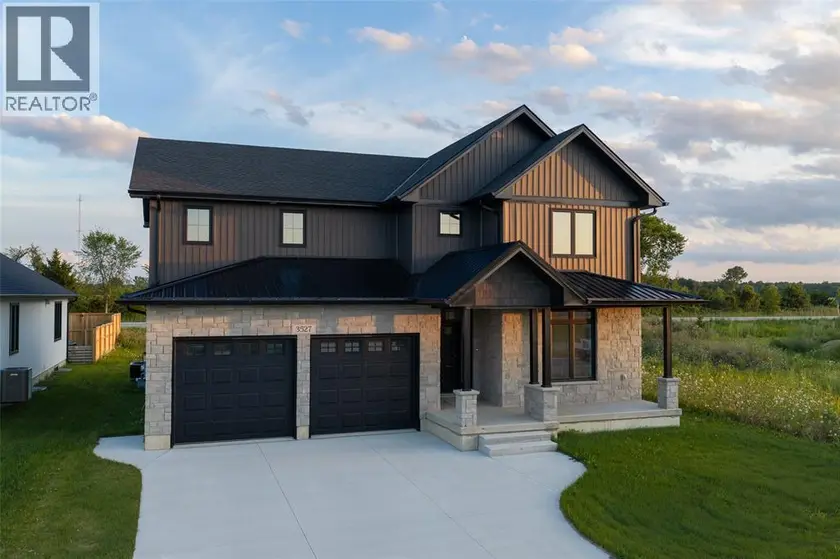 Detached at 3527 PAUL CRESCENT, Plympton-Wyoming