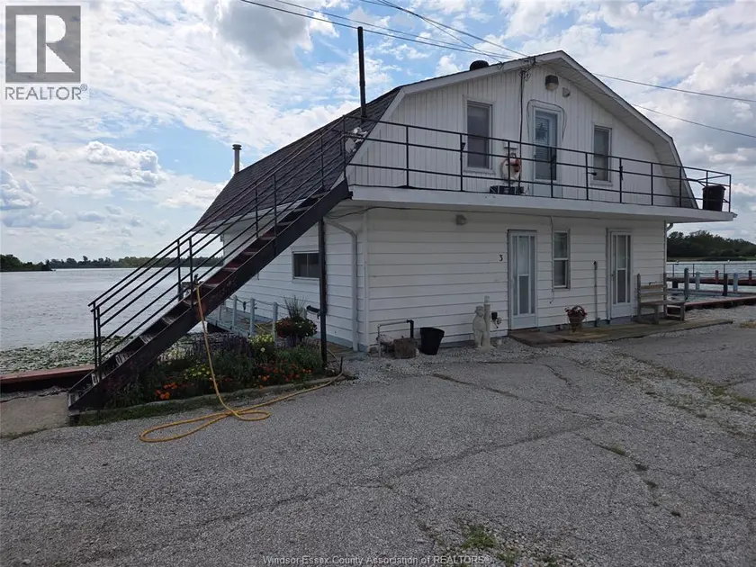 Detached at 4 WAHNETA Unit# LOWER, LaSalle