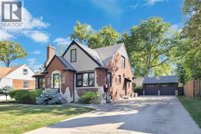 Detached at 876 BELLE ISLE VIEW BOULEVARD, Windsor
