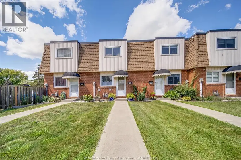 Townhouse at 5492 LASSALINE AVE #4, Windsor