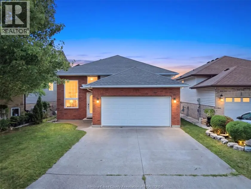 Detached at 2385 GATWICK, Windsor