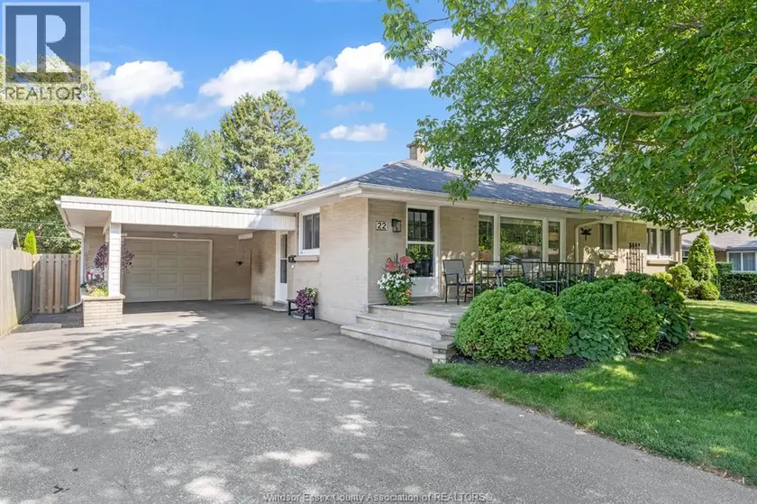Detached at 22 DANFORTH, Leamington