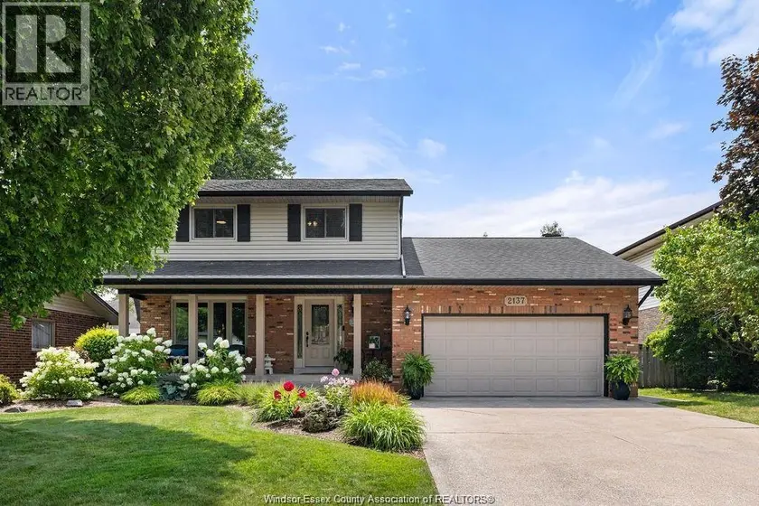 Detached at 2137 EDGEMORE AVENUE, LaSalle