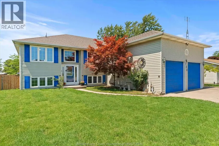 Detached at 353 EAST RUSCOM RIVER ROAD, Lakeshore
