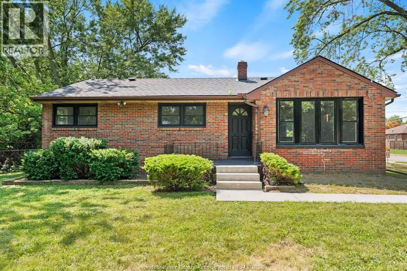 Detached at 1905 NORFOLK STREET, Windsor
