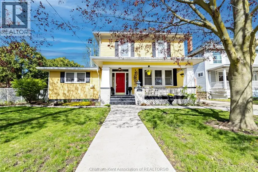 Detached at 335 Wellington STREET West, Chatham