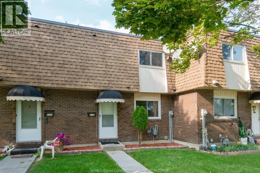 Townhouse at 5446 LASSALINE Unit# 47, Windsor