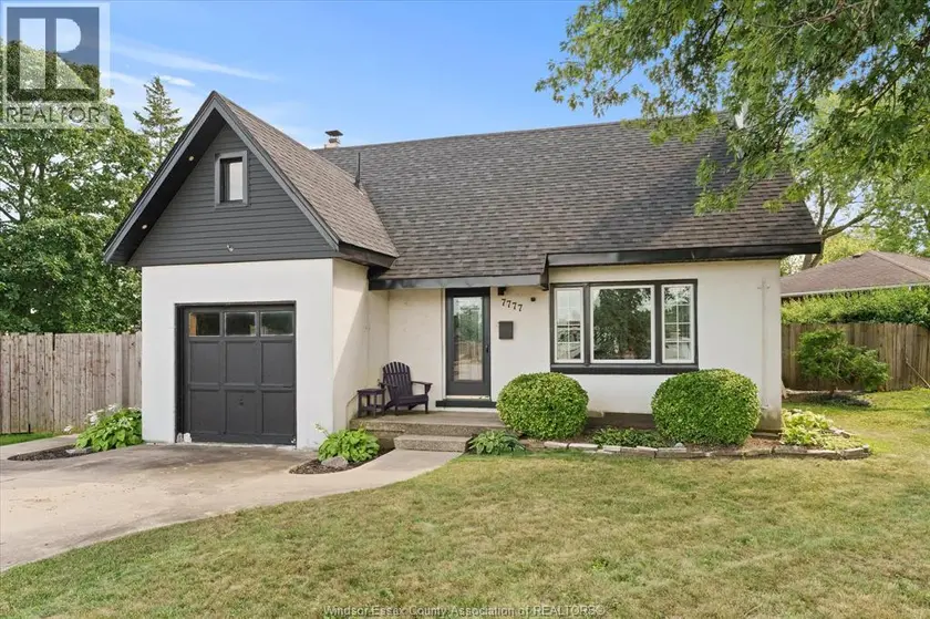 Detached at 7777 CEDARVIEW, Windsor