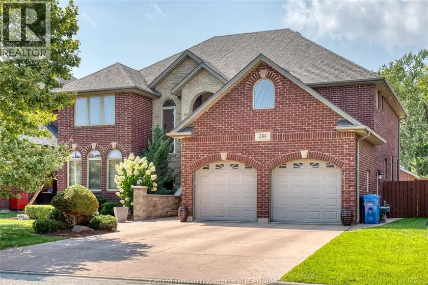 Detached at 201 ELLISON, Leamington