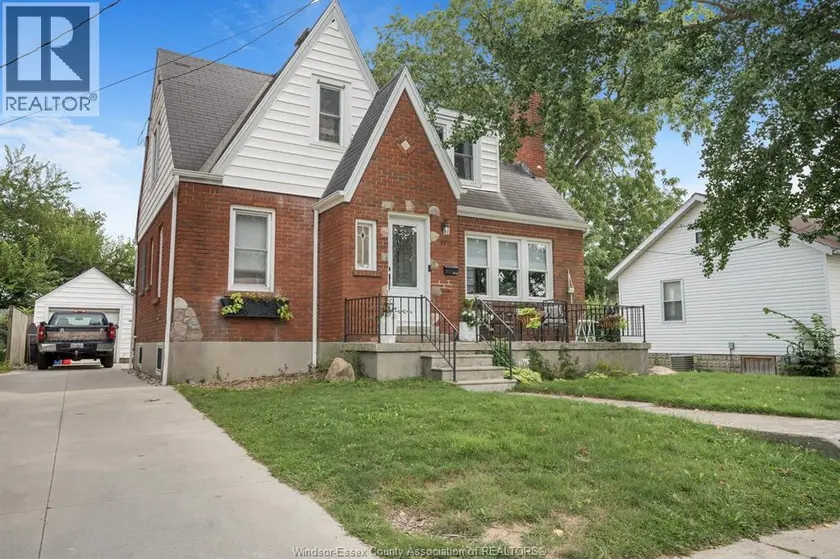 Detached at 11 COLLEGE, Chatham