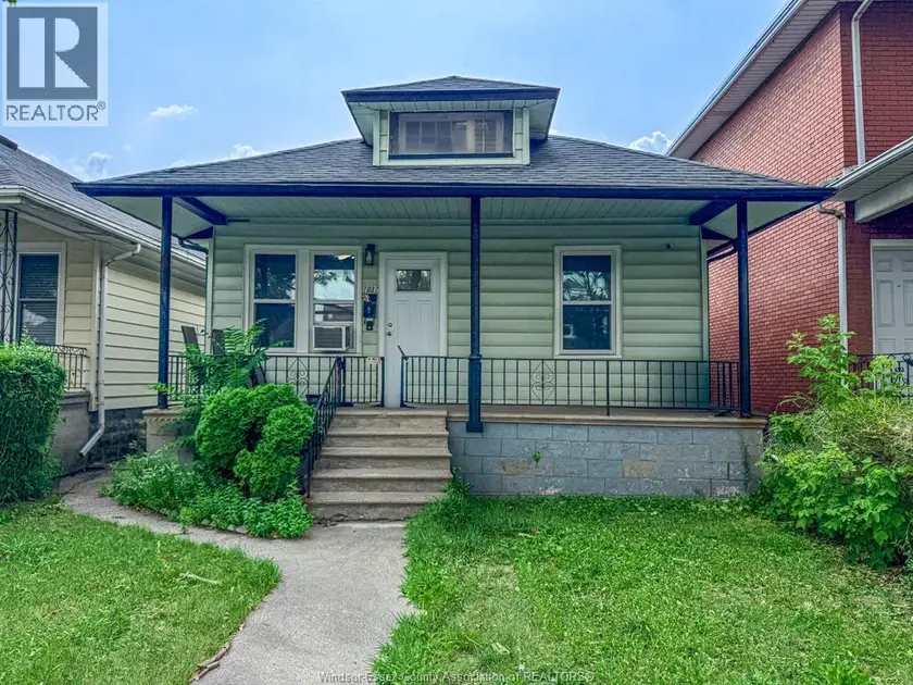 Detached at 1037 HOWARD AVENUE, Windsor
