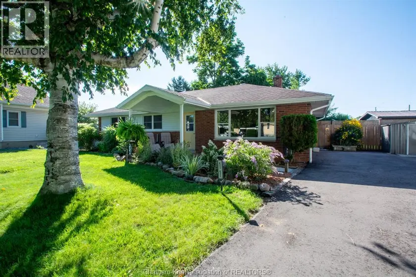 Detached at 11 Oriole PARKWAY, Chatham