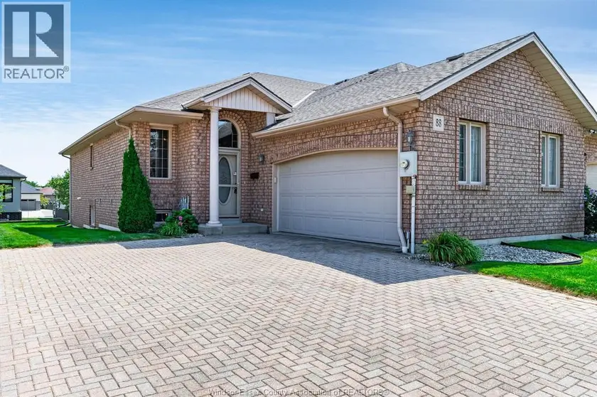 Semi-Detached/Link at 88 Theresa TRAIL, Leamington