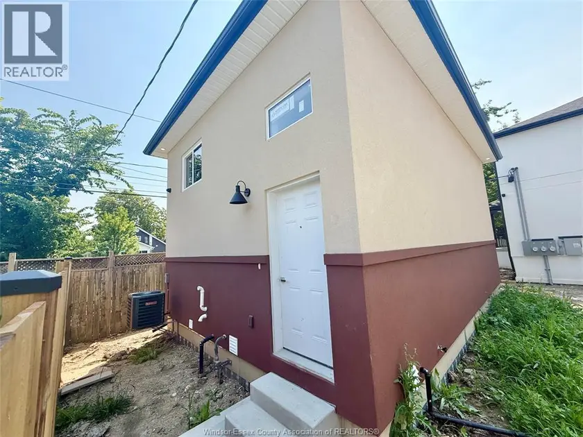 Detached at 1740 BUCKINGHAM DRIVE, Windsor