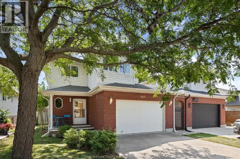 Detached at 1015 KING CHARLES, Lakeshore