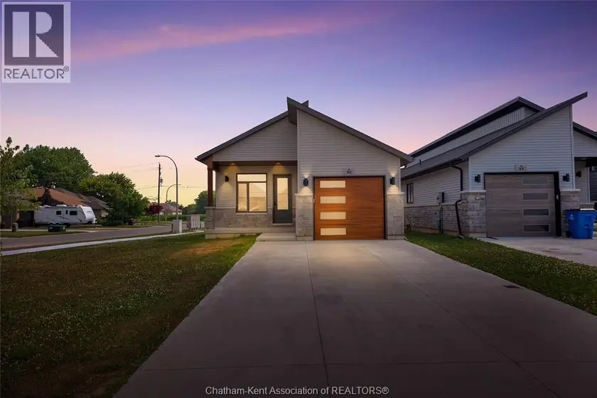 Detached at 95 IRONWOOD TRAIL, Chatham