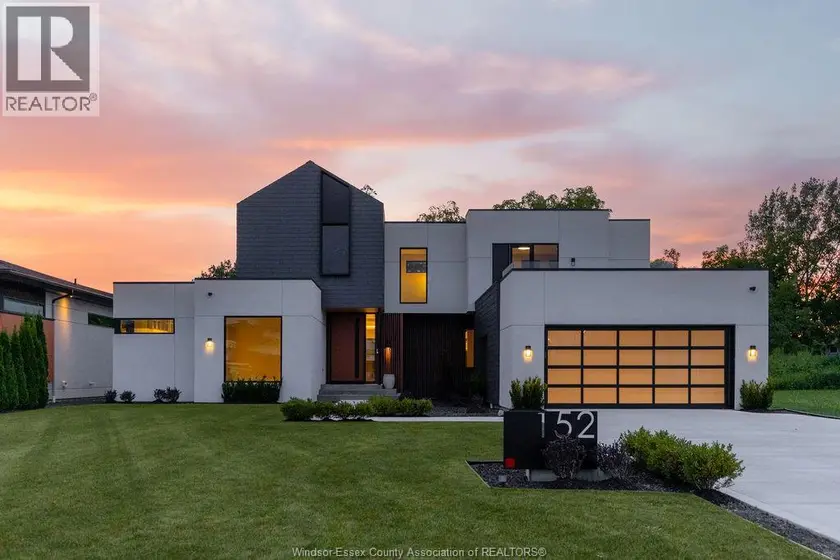 Detached at 152 GRANDVIEW AVENUE, Kingsville