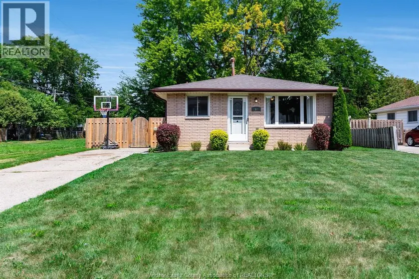 Detached at 57 Marion AVENUE, Chatham