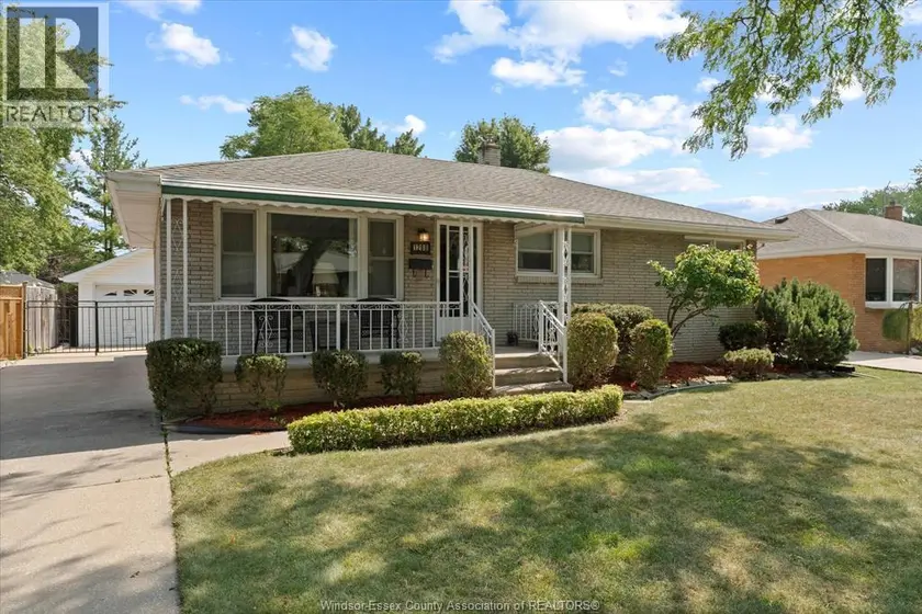 Detached at 1280 Parkview AVENUE, Windsor