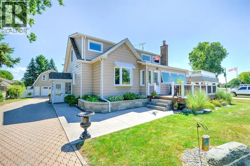 Detached at 593 DALHOUSIE, Amherstburg