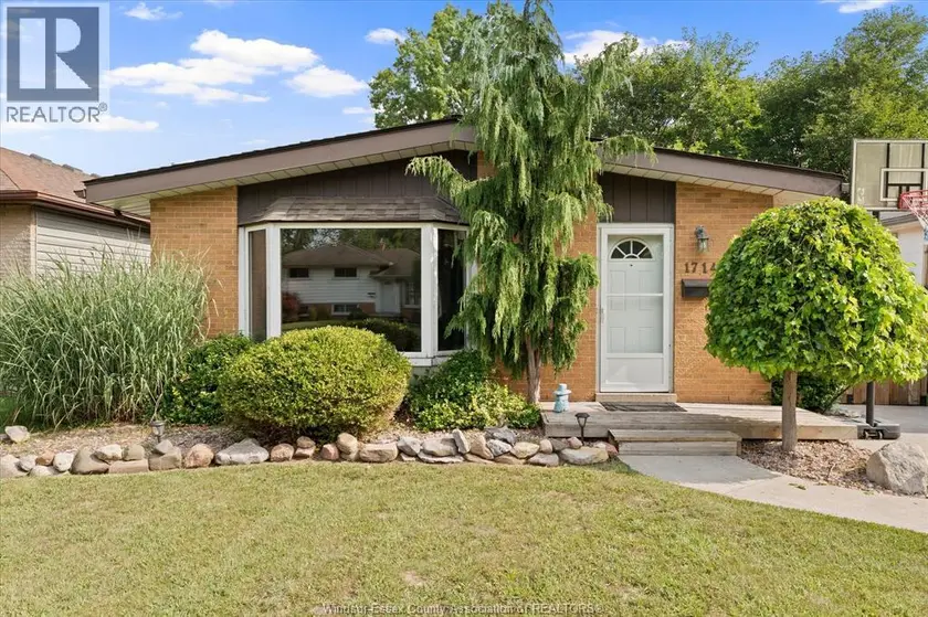 Detached at 1714 SUN VALLEY DRIVE, Windsor