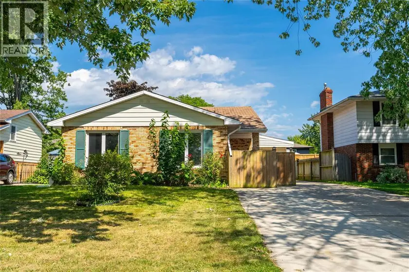 Detached at 103 HANNA CRESCENT, Sarnia