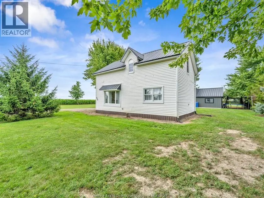Detached at 830 Mersea Road 10, Leamington