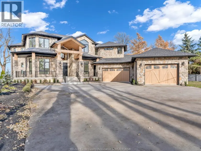 Detached at 720 OLD TECUMSEH ROAD East, Lakeshore