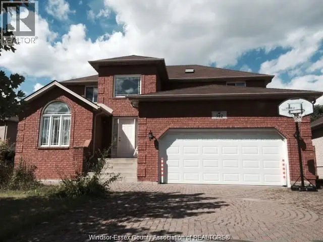 Detached at 512 JOHN HARVEY, Windsor