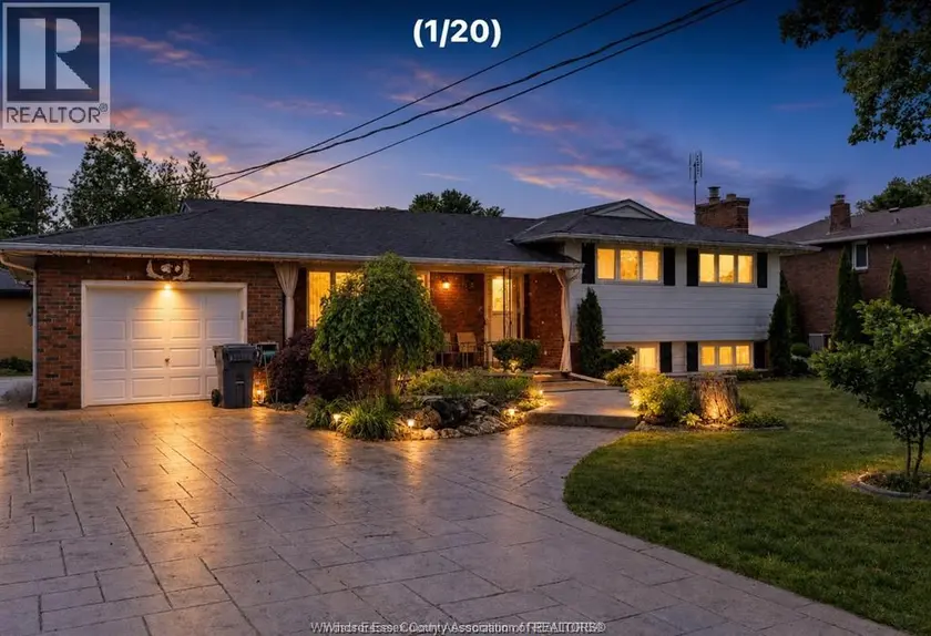Detached at 3325 BASELINE ROAD, Windsor