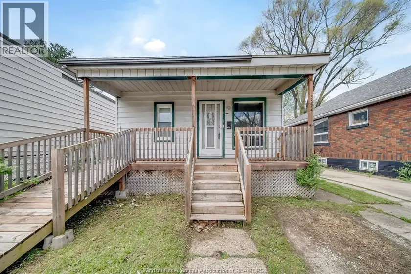 Detached at 3574 BLOOMFIELD RD., Windsor