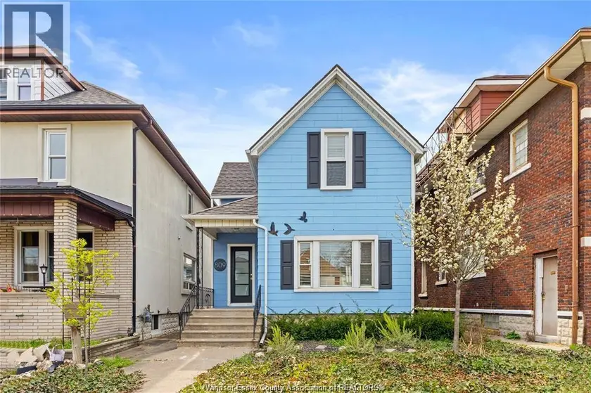 Detached at 809 Gladstone, Windsor