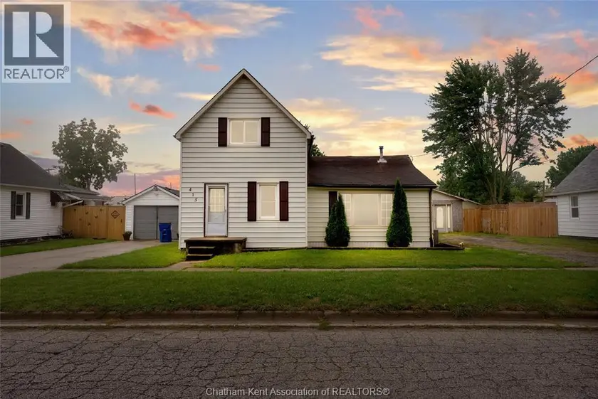 Detached at 415 Queen STREET, Wallaceburg