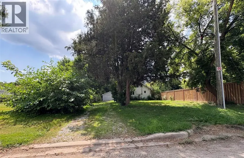 Detached at 8 Siskind COURT, Chatham