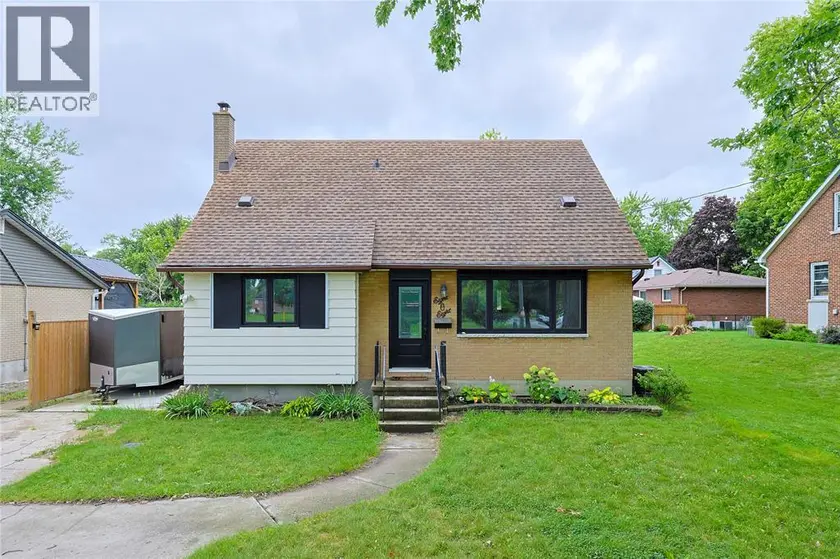 Detached at 808 Rosedale AVENUE, Sarnia