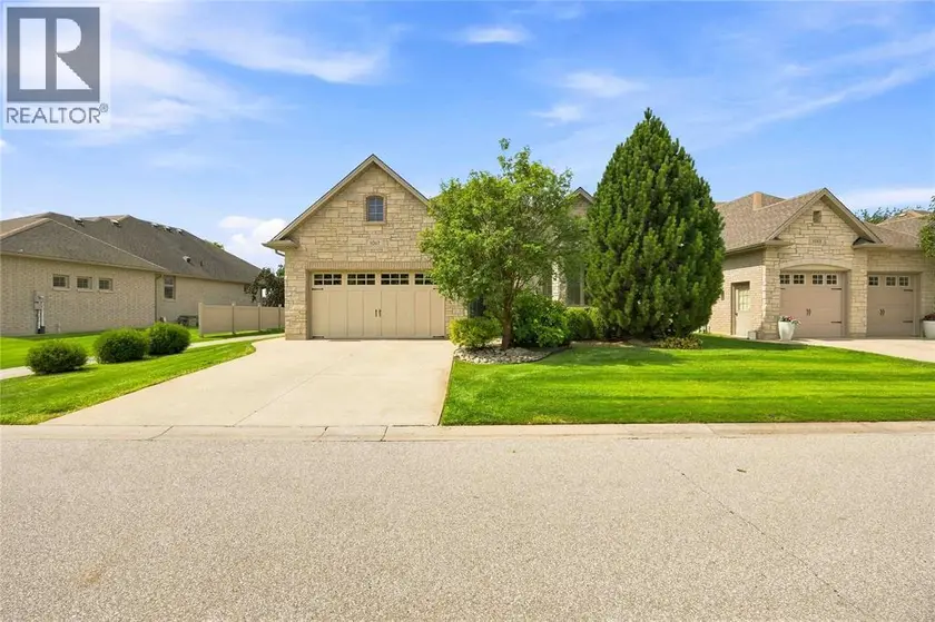 Detached at 1017 MIKE WEIR DRIVE Unit# 54, Sarnia