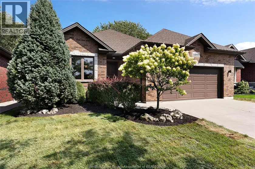 Detached at 11892 Boulder CRESCENT, Windsor
