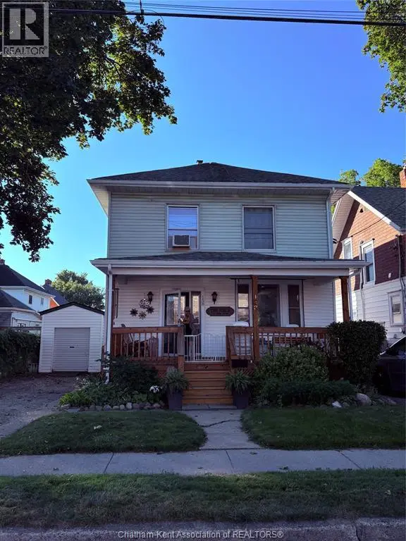 Detached at 158 LORNE AVENUE, Chatham