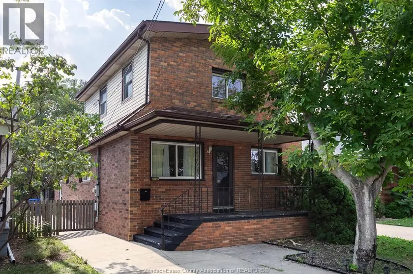 Detached at 1761 Benjamin AVENUE, Windsor