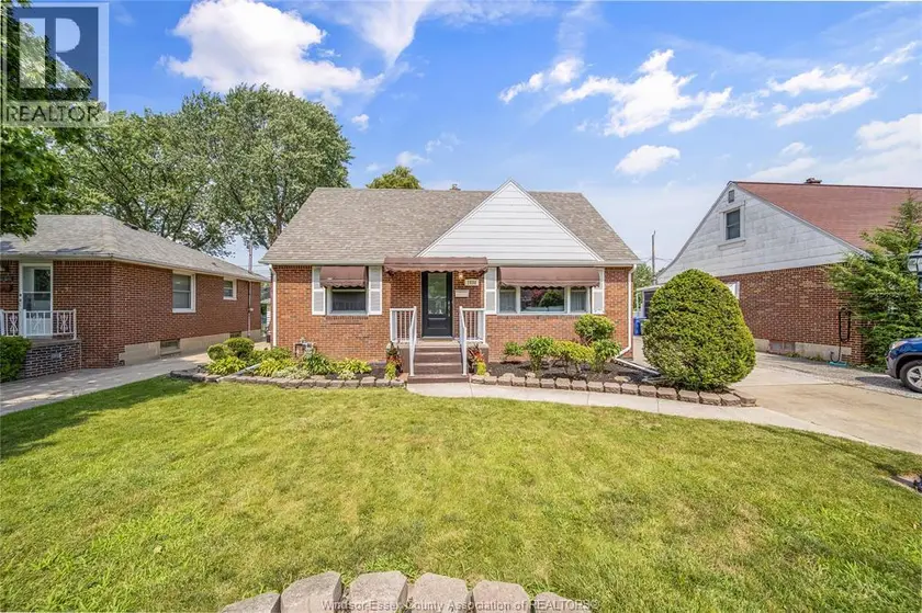 Detached at 1030 ISABELLE PLACE, Windsor