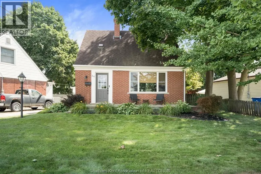 Detached at 54 Sunnyside AVENUE, Chatham