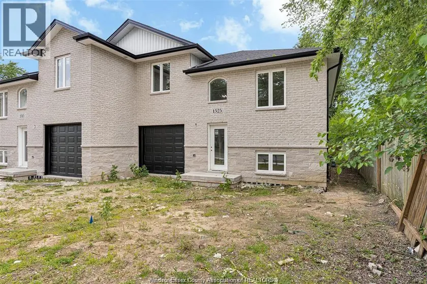 Semi-Detached/Link at 1515 Michigan AVENUE, LaSalle