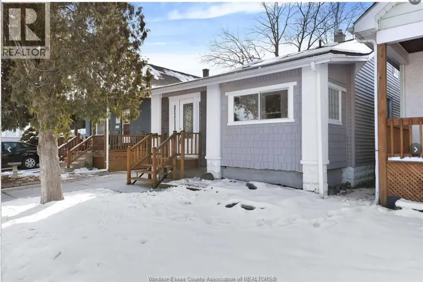 Detached at 1479 LILLIAN AVENUE, Windsor