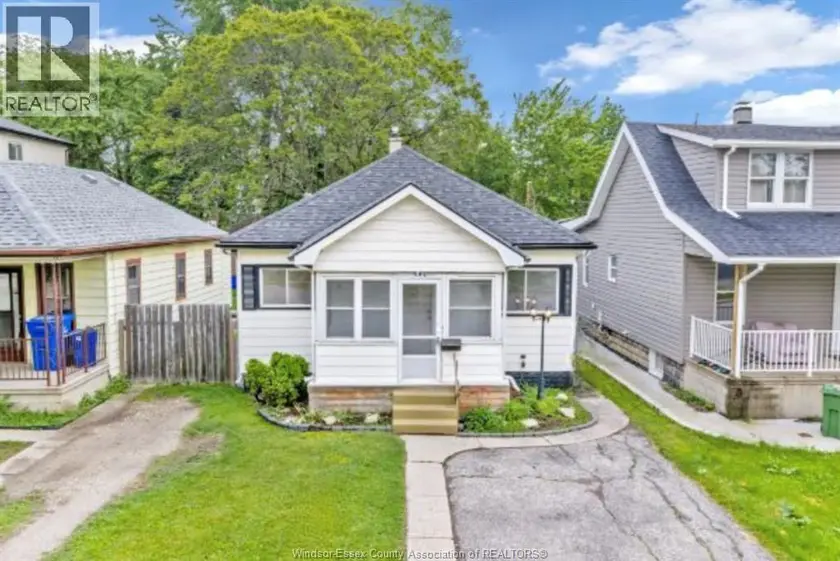 Detached at 990 Campbell AVENUE, Windsor