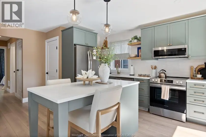 Detached at 278 ST. PAUL, Windsor
