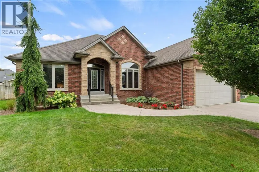 Detached at 1031 HUNTINGTON BOULEVARD, Lakeshore