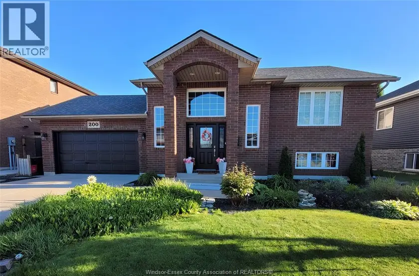 Detached at 200 RIVERVIEW AVENUE, LaSalle