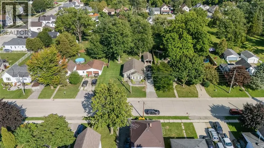Detached at 452 MAUDE STREET, Petrolia