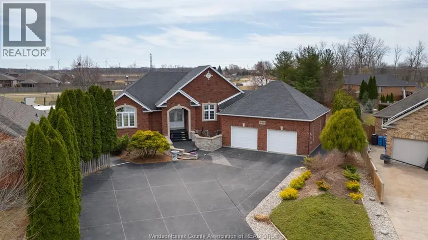 Detached at 389 PINEHURST DRIVE, Lakeshore