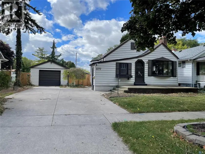 Detached at 1777 GEORGE AVENUE, Windsor
